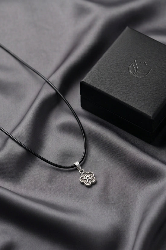 Silver Retro Concentric Blossom Necklace