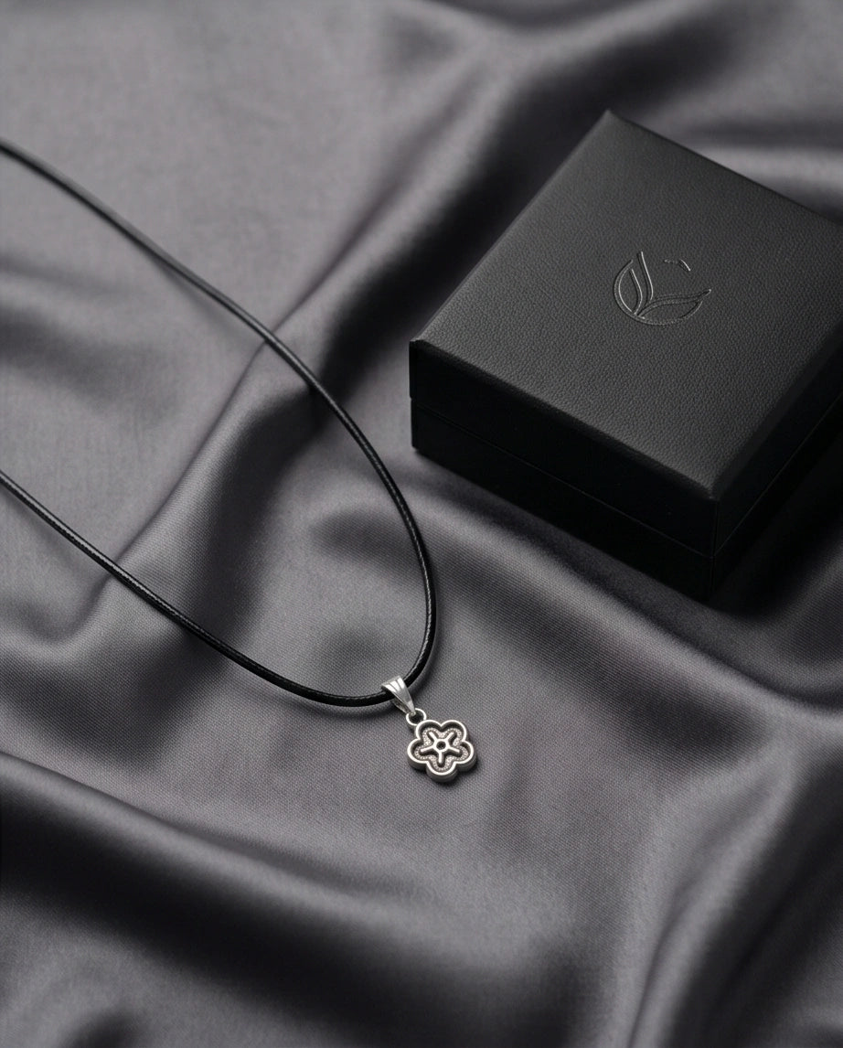 Silver Retro Concentric Blossom Necklace