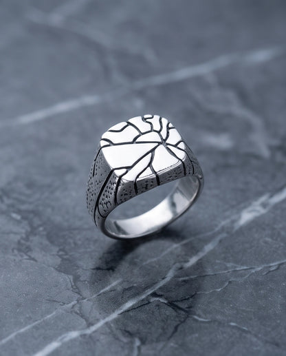 Shattered Earth Cracked Signet Ring