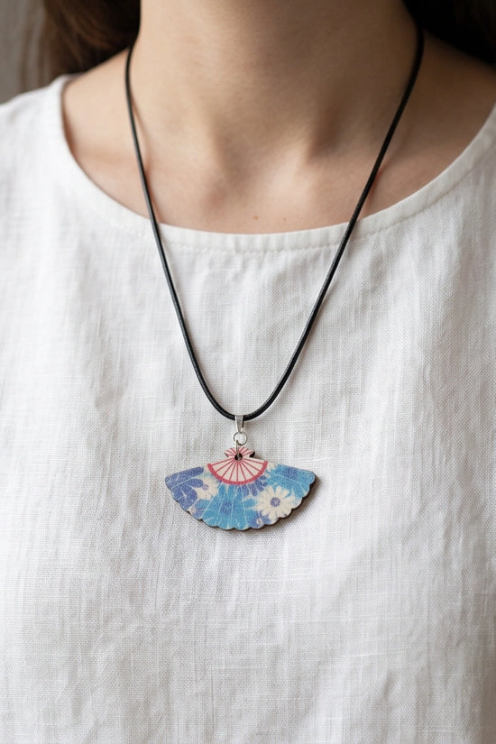 Vintage Ocean Blue Floral Hand-Fan Pendant Necklace