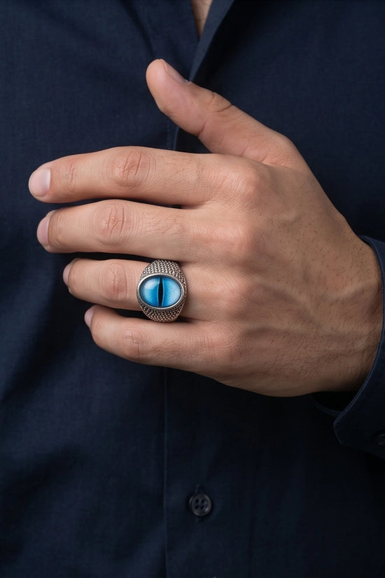 Vintage Sterling Silver Aqua Serpent's Eye Ring
