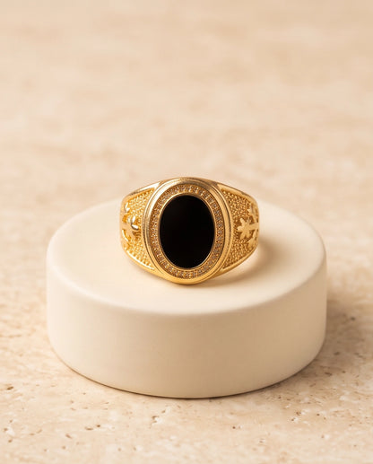 Onyx-Style Oval Cabochon Palm Tree Motif Gold Ring
