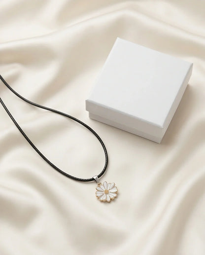 Gold and White Textured Daisy Necklace