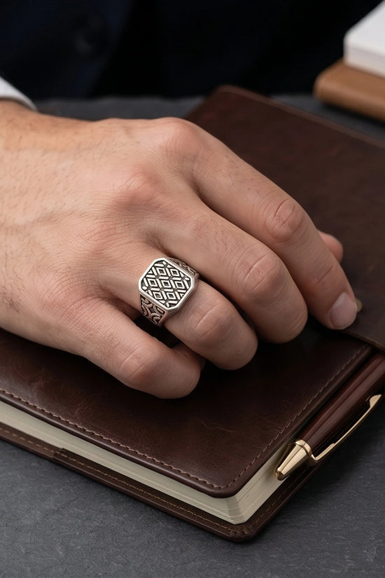 Vintage Sterling Silver Geometric Diamond Lattice Signet Ring