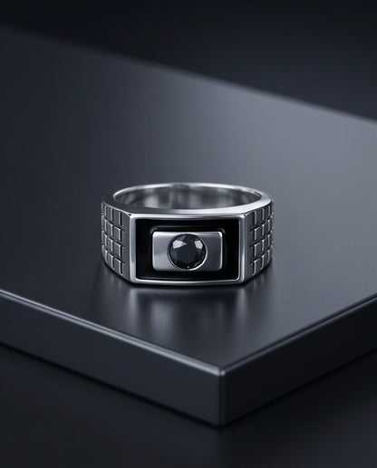 Brilliant Round Faceted Black Onyx-Inlay Grid-Shoulder Silver Ring