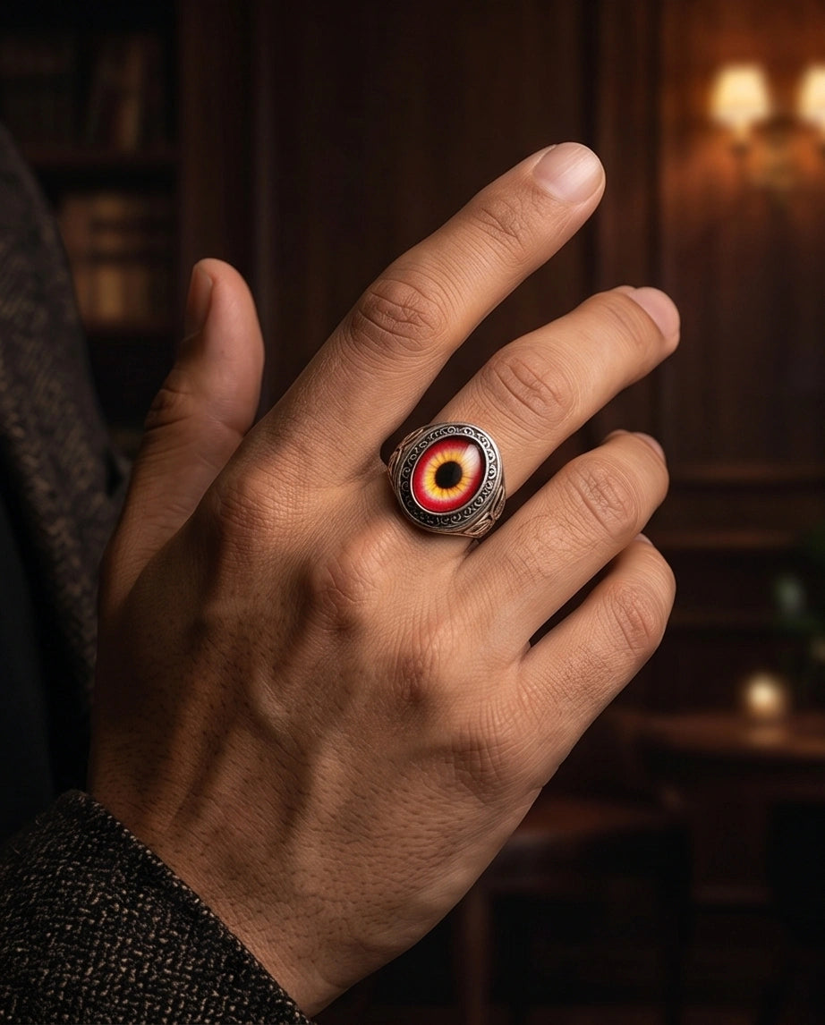Vintage Sterling Silver Fiery Crimson Dragon's Eye Ring