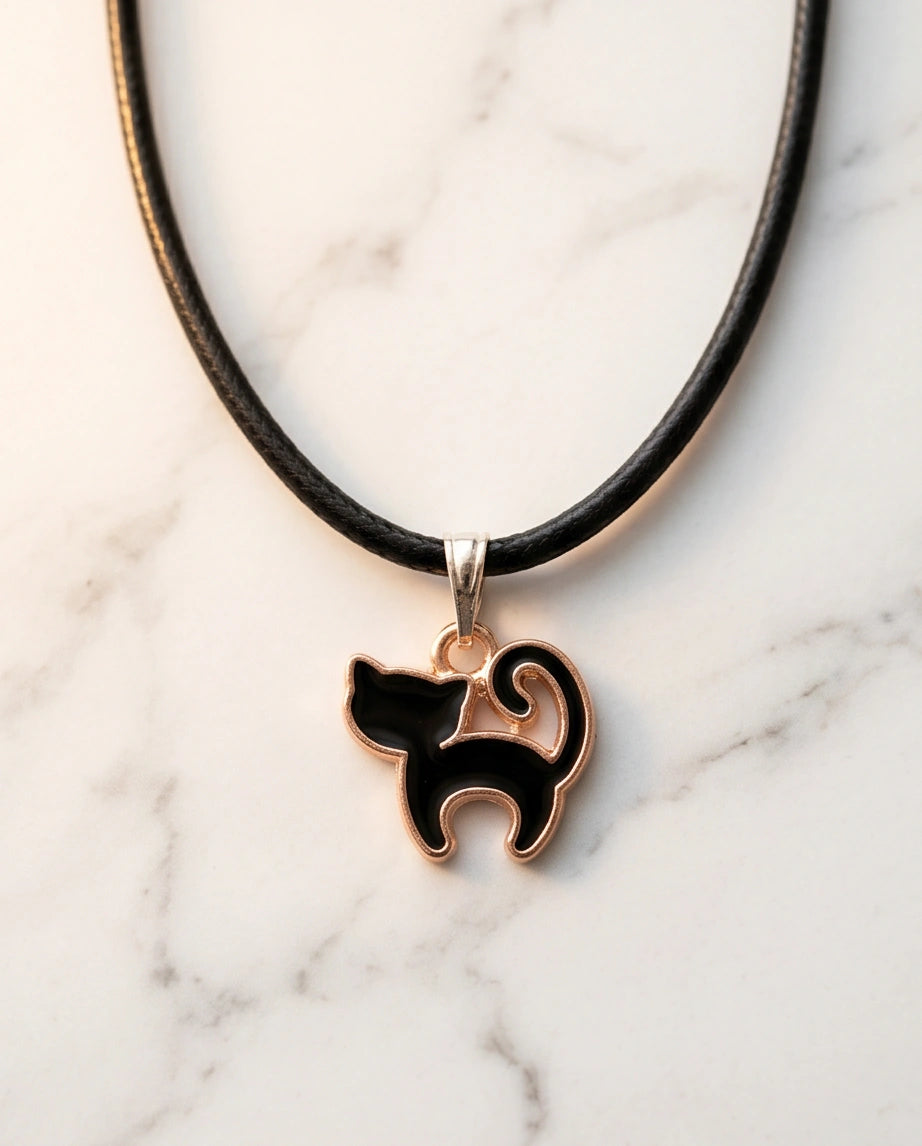 Gold Elegant Sitting Cat Necklace
