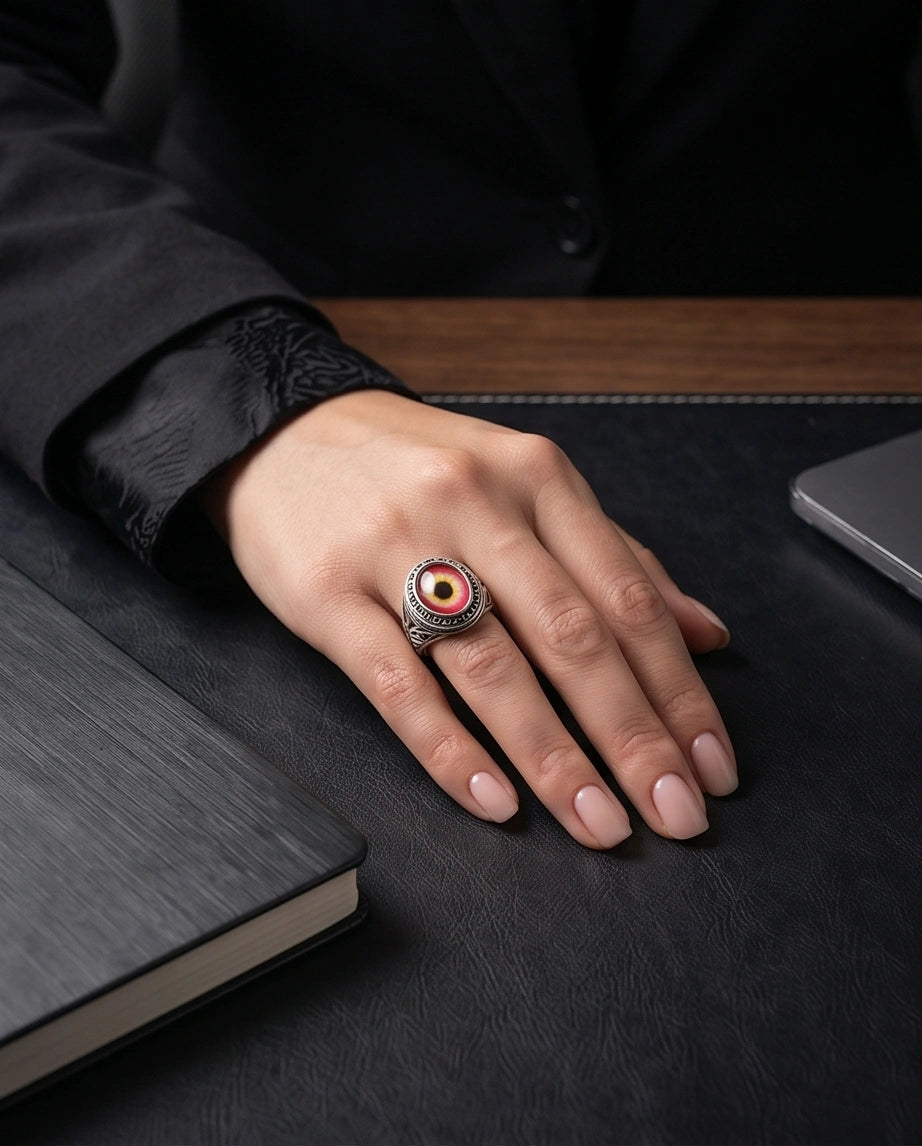 Vintage Sterling Silver Fiery Crimson Dragon's Eye Ring