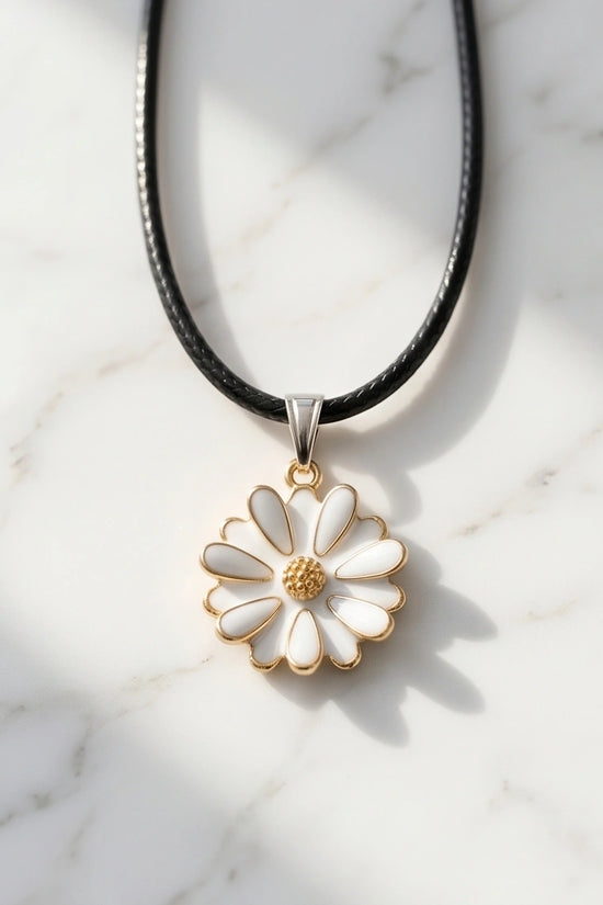 Gold and White Textured Daisy Necklace