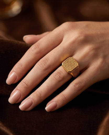 Woven Lattice Gold Signet Ring