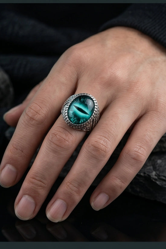 Vintage Sterling Silver Serpent Scale Deep Teal Eye Ring
