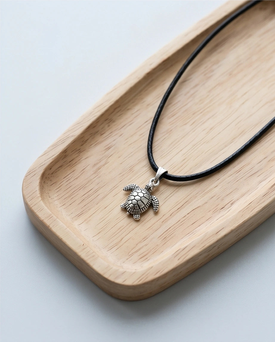 Silver Detailed Sea Turtle Necklace