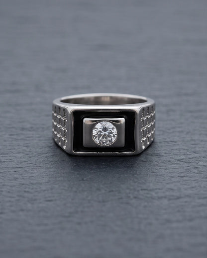 Brilliant Round Crystal Onyx-Inlay Brick-Link Band Silver Ring