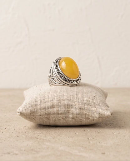 Yellow Jade Cabochon Scalloped Bezel Silver Ring