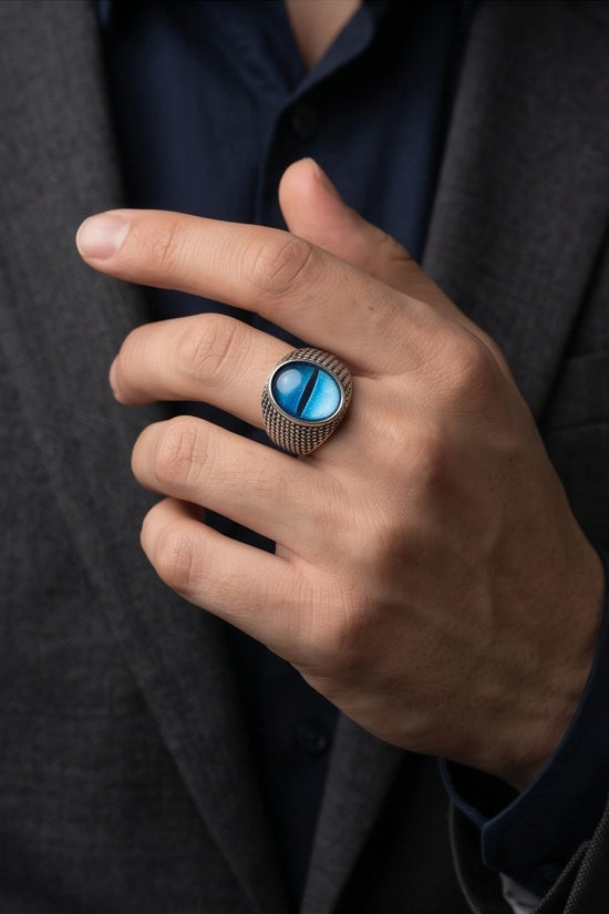 Vintage Sterling Silver Aqua Serpent's Eye Ring
