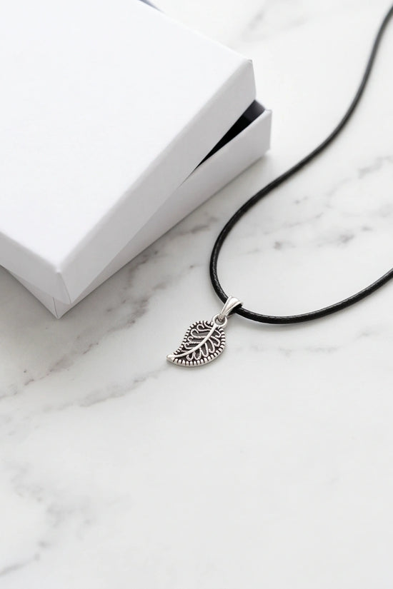 Silver Filigree Leaf Pendant Necklace