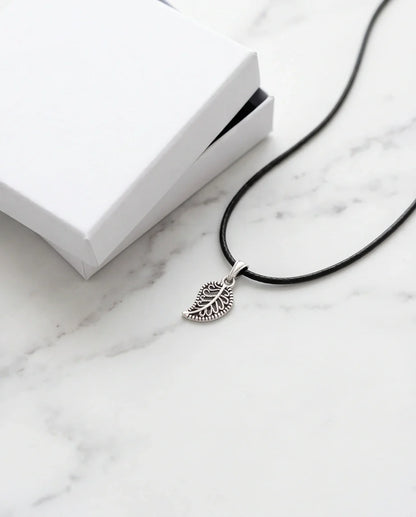 Silver Filigree Leaf Pendant Necklace