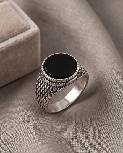 Onyx-Style Round Cabochon Beaded Scale Texture Silver Ring