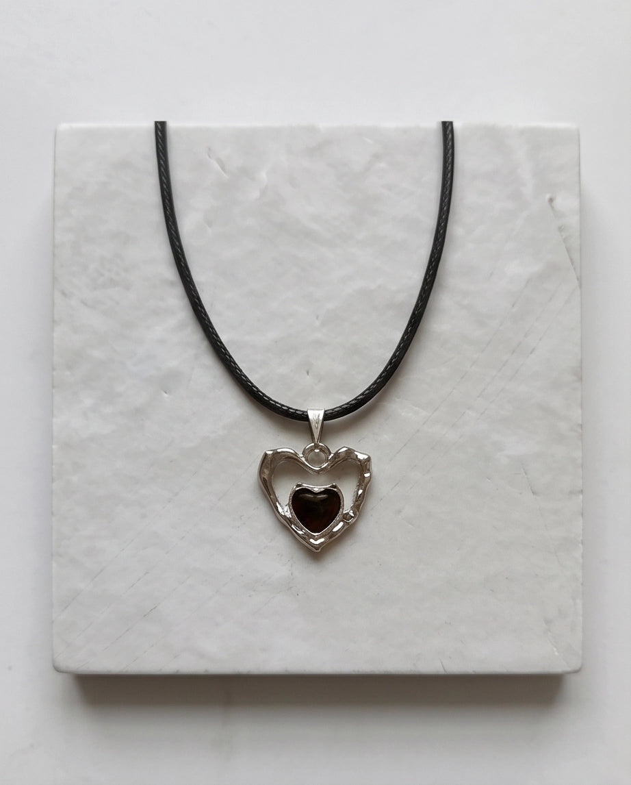 Openwork Heart & Black Gemstone Cord Necklace