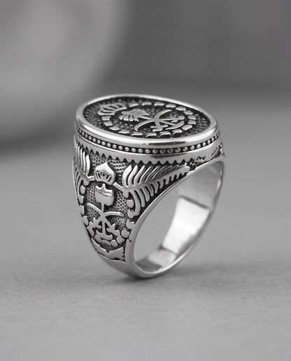 Royal Crest Stippled Signet Ring