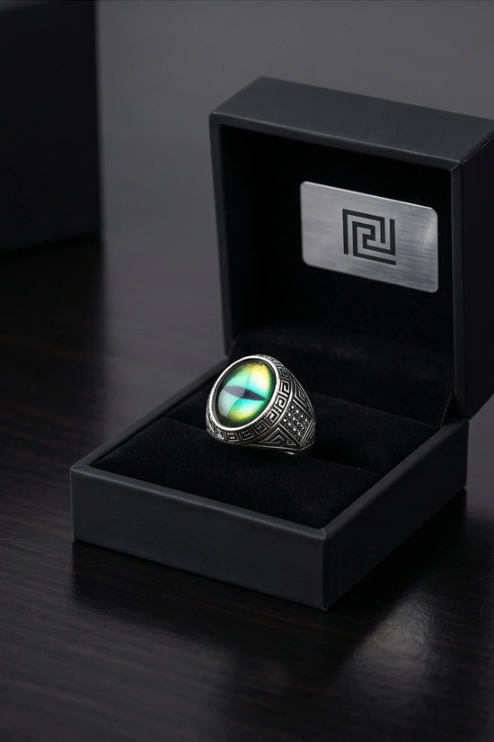 Vintage Sterling Silver Mythic Lime-Green Dragon's Eye Ring