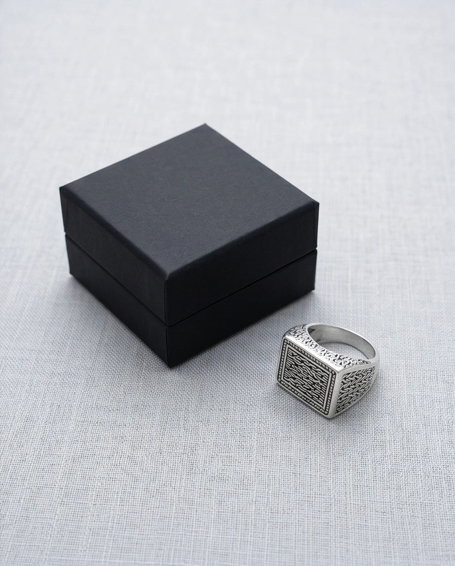 Vintage Sterling Silver Interlocking Lattice Signet Ring