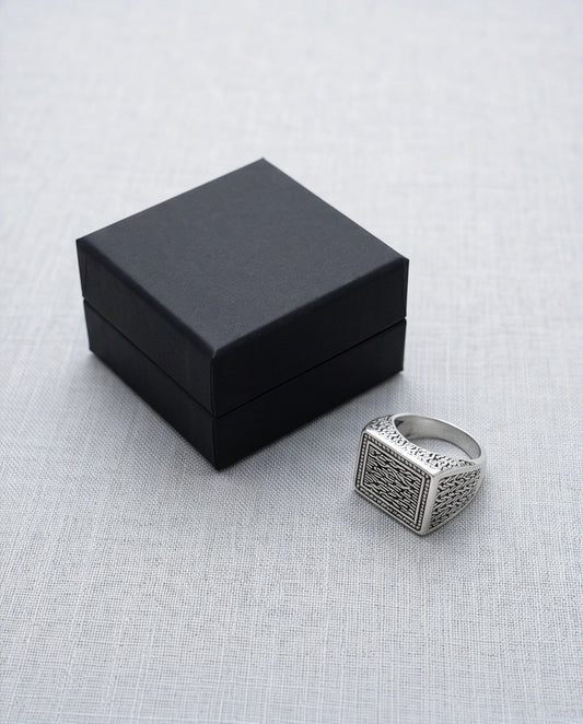 Vintage Sterling Silver Interlocking Lattice Signet Ring