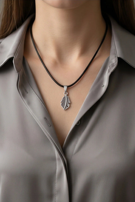 Silver Detailed Plume Feather Necklace