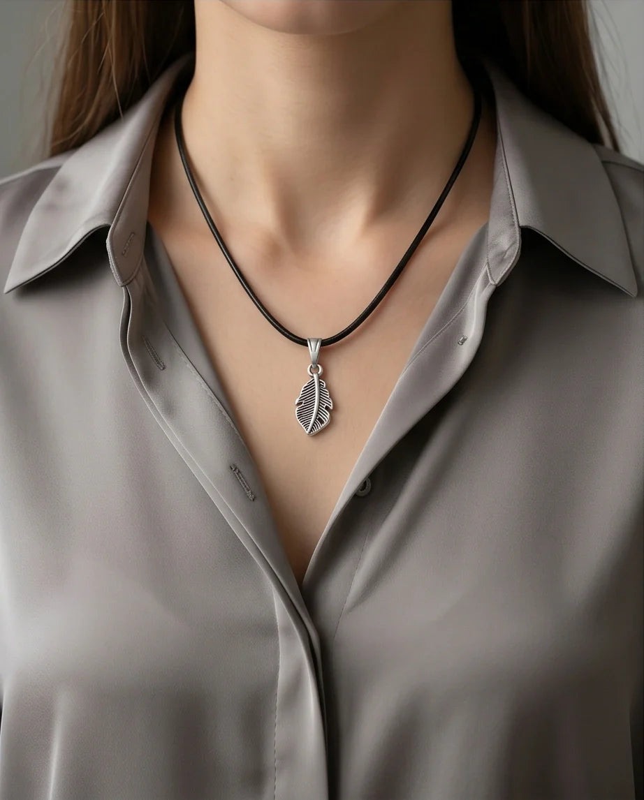 Silver Detailed Plume Feather Necklace
