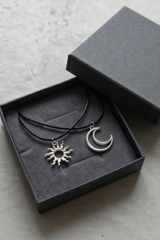 2pcs Celestial Sun and Moon Matching Pendant Necklaces Set