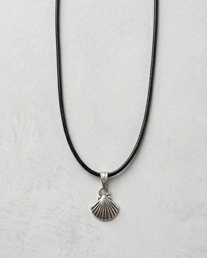 Silver Retro Seashell Pendant Necklace