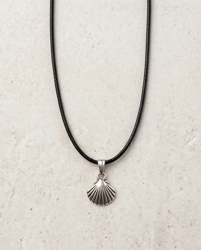 Silver Retro Seashell Pendant Necklace