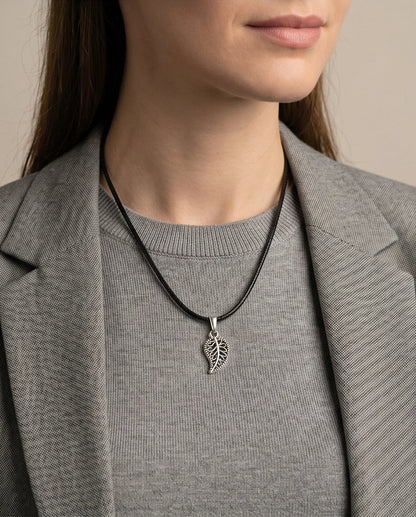 Silver Filigree Leaf Pendant Necklace