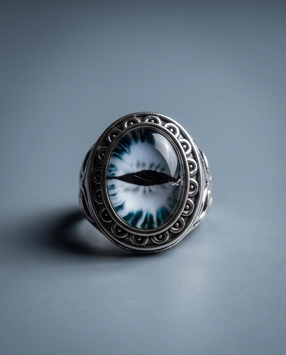Monochrome Slit-Pupil Scrolled Silver Ring