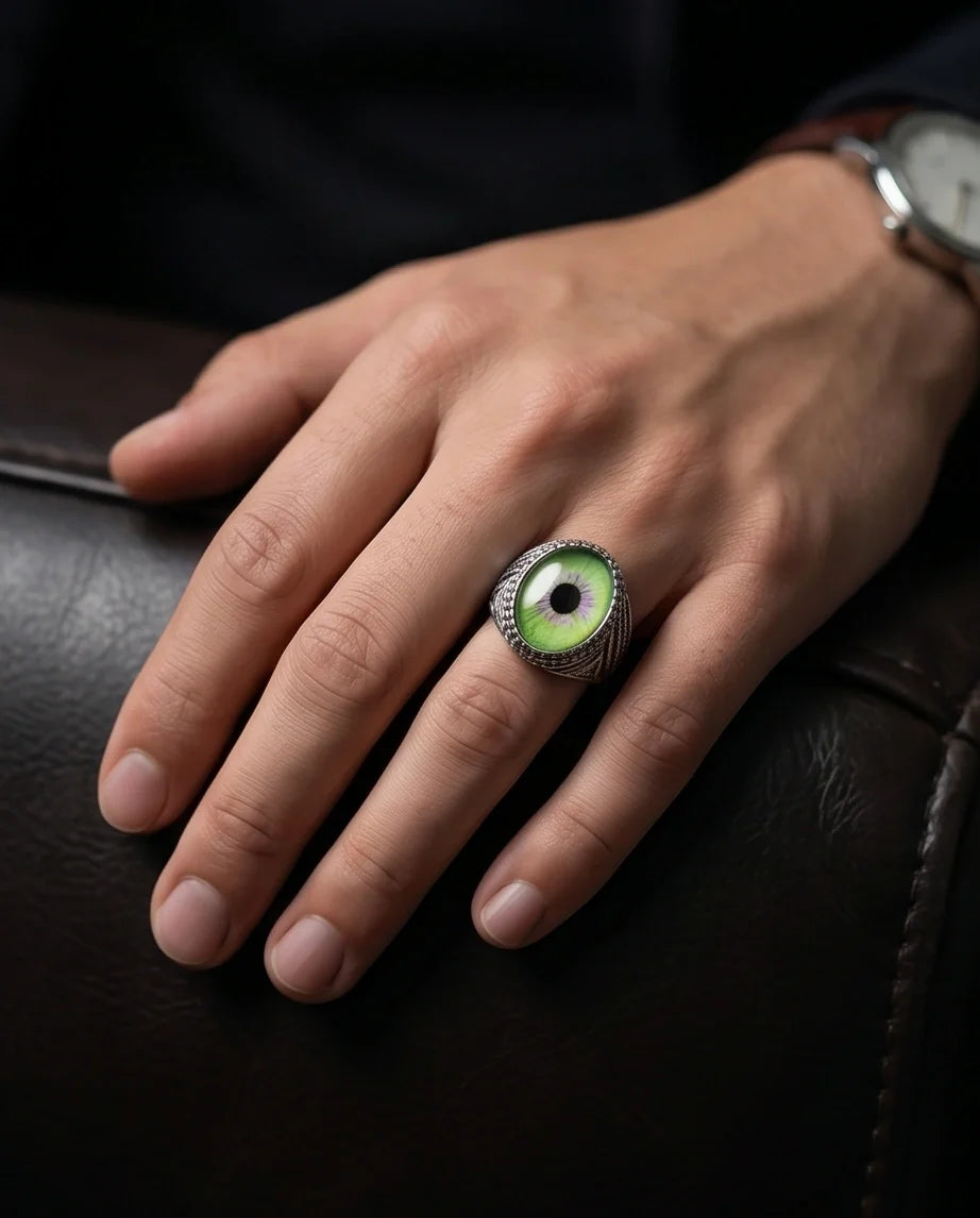 Vintage Sterling Silver Mythic Violet-Green Eye Ring