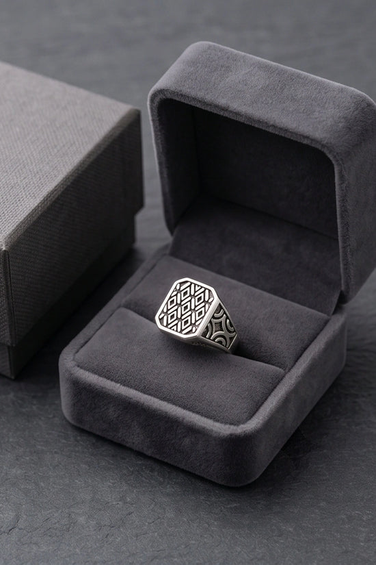Vintage Sterling Silver Geometric Diamond Lattice Signet Ring