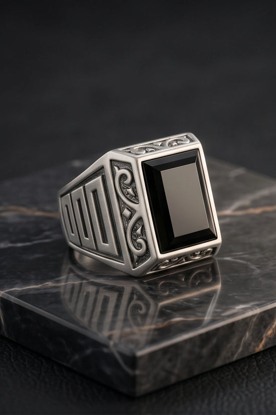 Imperial Onyx Horizon Signet Ring