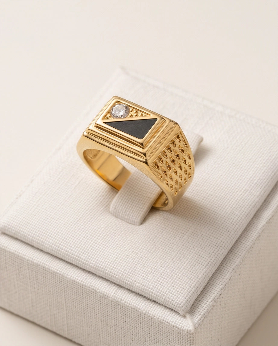 Split-Face Onyx & Clear Stone Diamond-Mesh Gold Ring