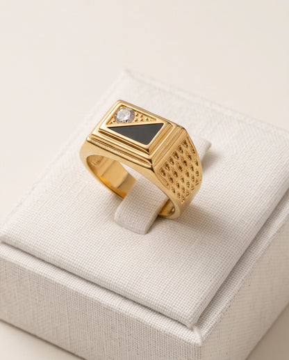 Split-Face Onyx & Clear Stone Diamond-Mesh Gold Ring