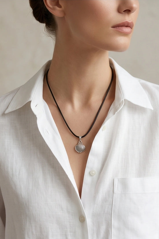 Silver Retro Scallop Seashell Necklace