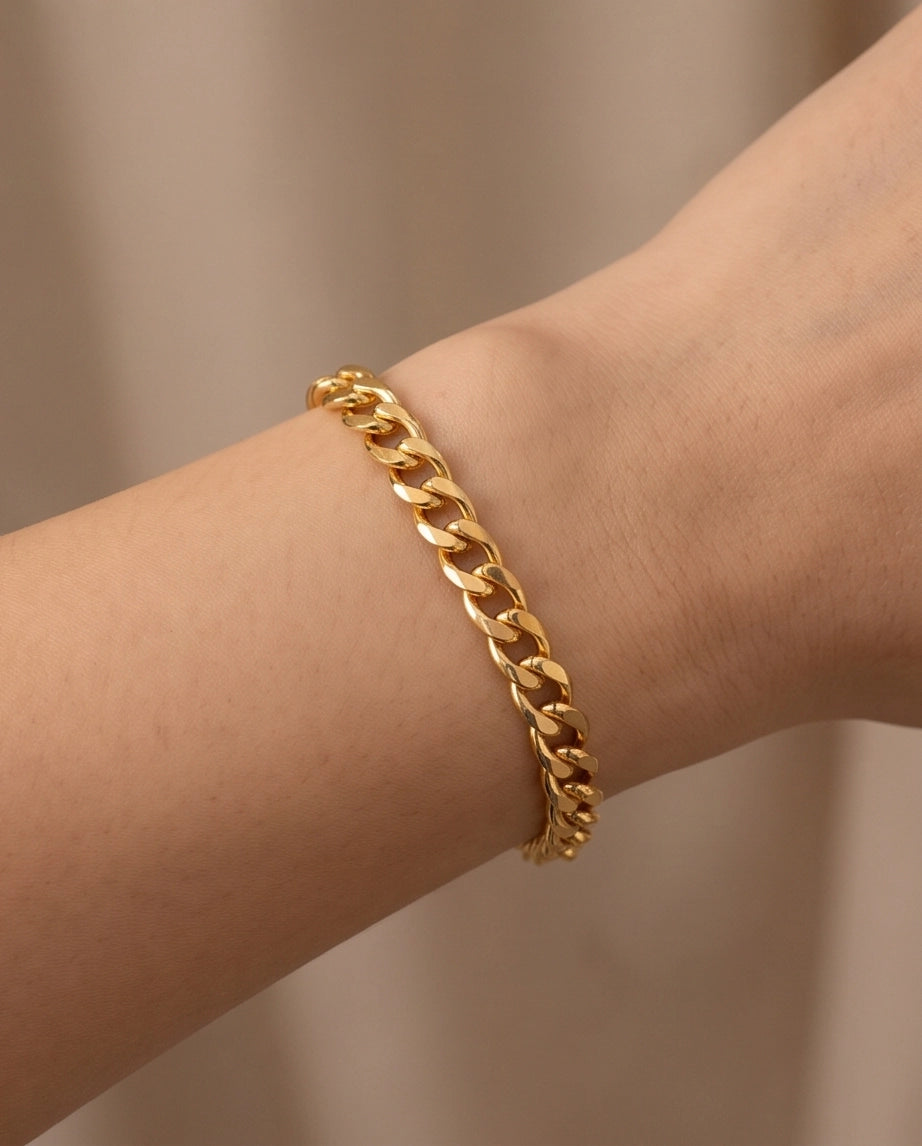 Gold Classic Curb Chain Bracelet