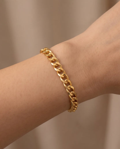 Gold Classic Curb Chain Bracelet