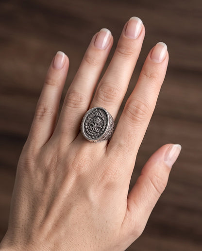 Royal Crest Stippled Signet Ring