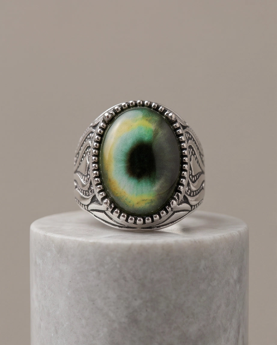 Emerald-Yellow Cat-Eye Cabochon Ornate Scrollwork Silver Ring