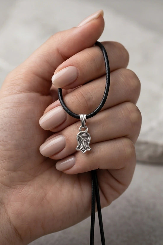 Silver Vintage Textured Tulip Necklace