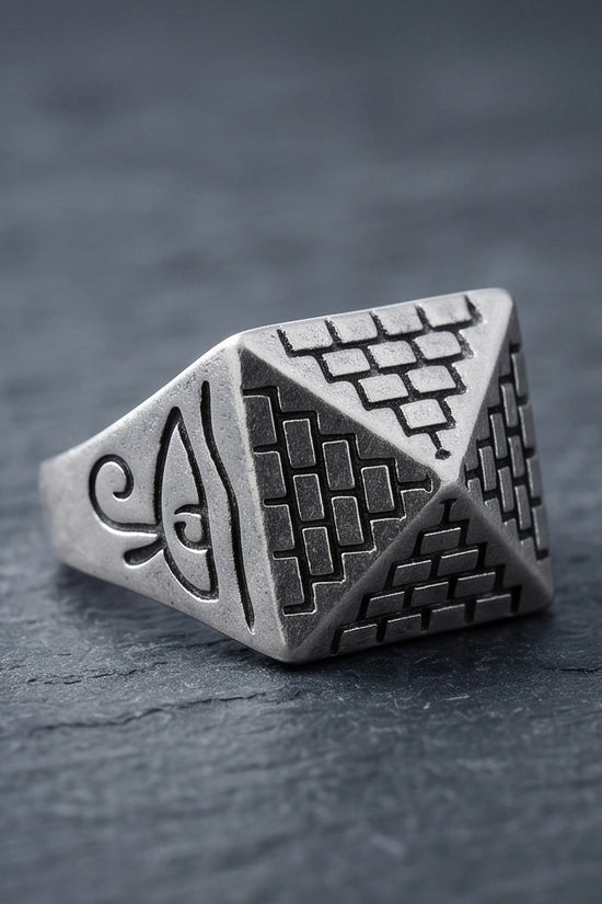 Vintage Sterling Silver Egyptian Pyramid Eye of Horus Ring