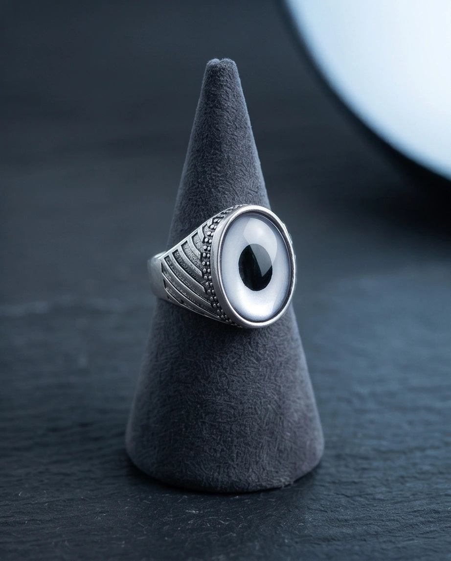 Vintage Sterling Silver Silver-Gray Wolf's Eye Statement Ring