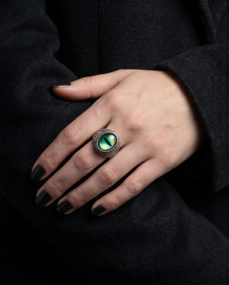 Vintage Sterling Silver Mythic Lime-Green Dragon's Eye Ring