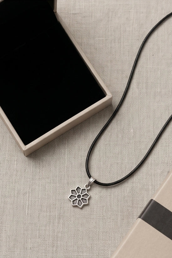 Silver Geometric Eight-Point Star Necklace