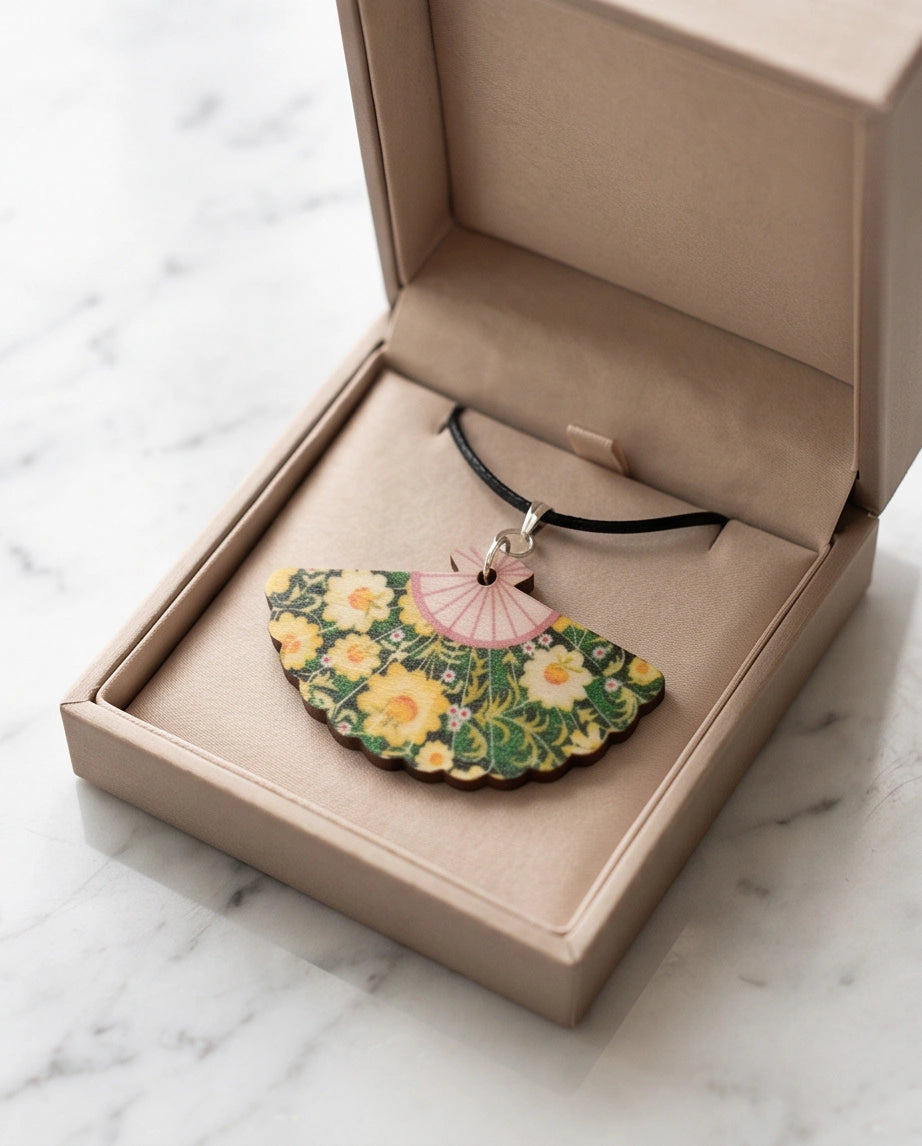 Vintage Floral Hand-Fan Pendant Necklace